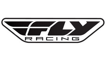 Fly Racing è stato lanciato il 1 gennaio 1998 negli Stati Uniti ed è letteralmente decollato per essere ora disponibile in oltre 40 paesi in tutto il mondo. Specializzato in abbigliamento professionale per motocross, ATV, avventura, BMX, MTB e motoslitta, accessori e parti rigide, Fly Racing offre una vasta gamma di tutto ciò di cui potresti aver bisogno per gli sport d'azione estremi. Ampiamente considerato uno dei marchi di abbigliamento da motocross premium del pianeta.