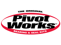 Ogni kit di Pivot Works contiene tutti i componenti necessari (cuscinetti, guarnizioni, perni, distanziali, collari, rondelle reggispinta e cuscinetti reggispinta) necessari per ricostruire ogni parte del sistema di sospensione e del telaio. Nel 2012 Pivot Works ha istituito un programma di sostituzione a vita su tutti i suoi prodotti. Un'altra novità assoluta nel settore!