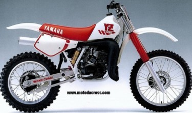 YAMAHA YZ 490